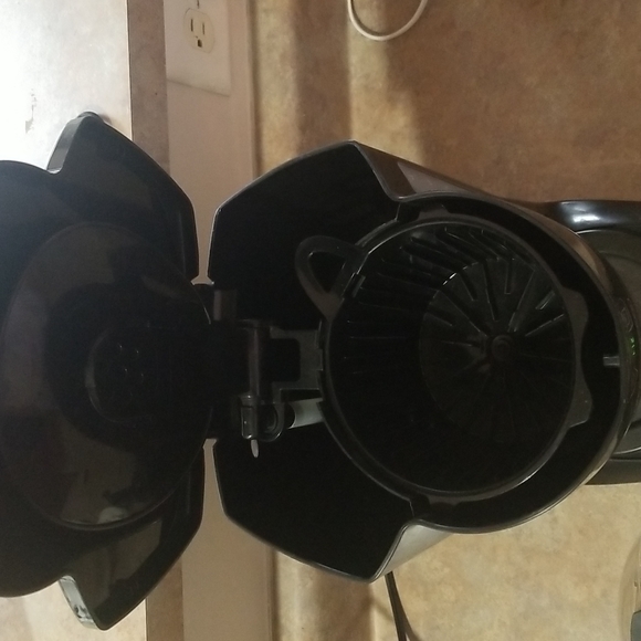 Black & Decker automatic programmable coffee maker - Picture 3 of 6